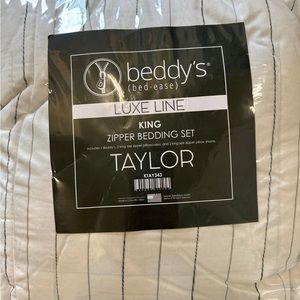 Beddy’s King size Taylor in Minky. Brand new!